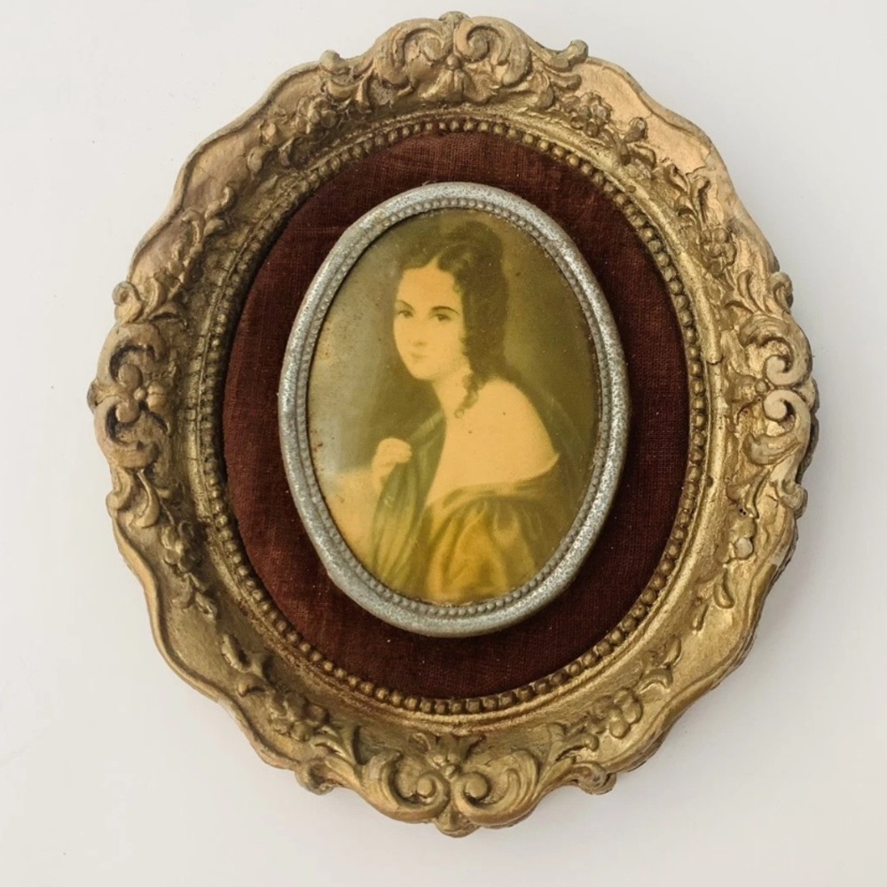 Gold Ornate Oval Wall Victorian Portrait Frame with Burgundy Velvet Mat 4”x 5”